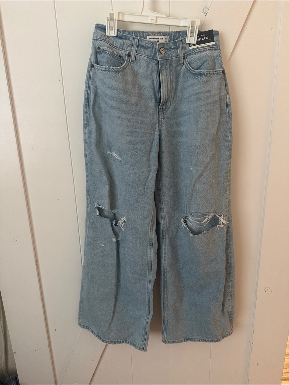 Abercrombie womenโs jeans